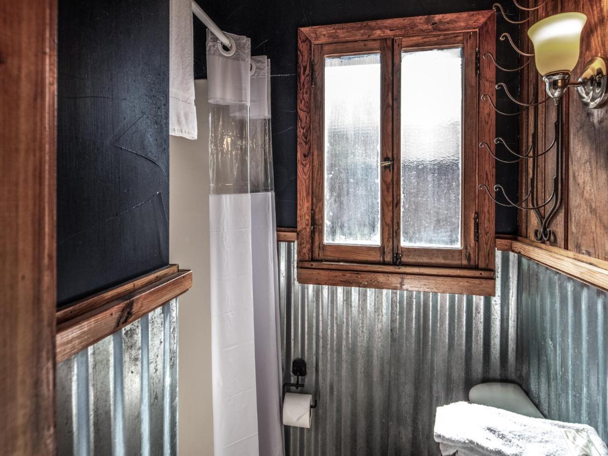 Apache Village 4, King Studio, Midtown, Sleeps 2 Рюидозо Екстериор снимка