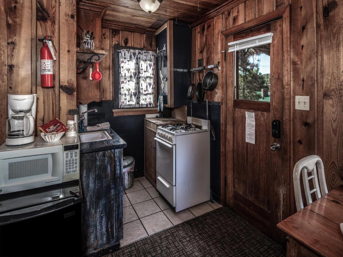 Apache Village 4, King Studio, Midtown, Sleeps 2 Рюидозо Екстериор снимка